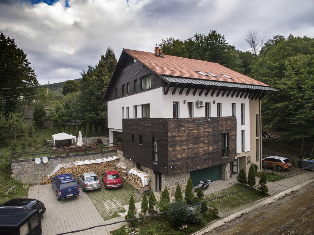 Franzdorf Alpin Hotel Valiug Exterior photo